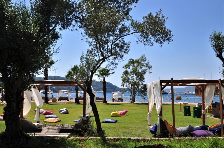 Read more about the article Aile Dizilimi ve Yoga Tatili